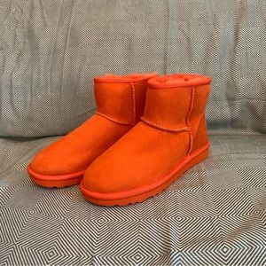 UGG Classic Mini II Boot in Orange NWOT NEVER WORN